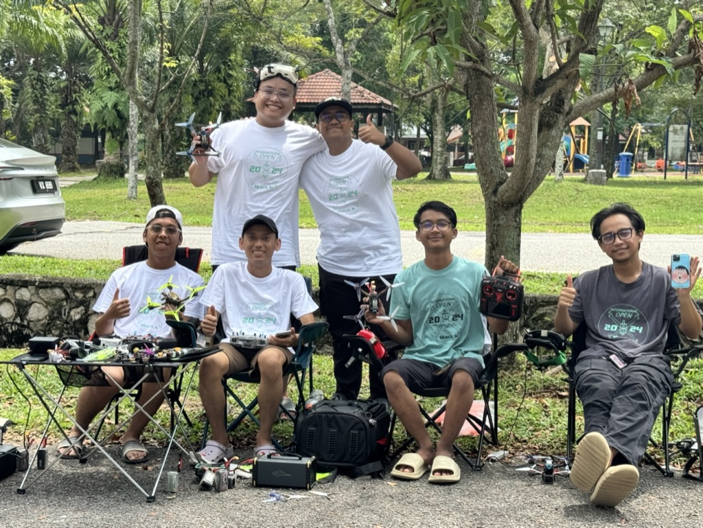 1F2BBD03-91F8-4E55-A14D-F43C51D8F7CF_1_105_c